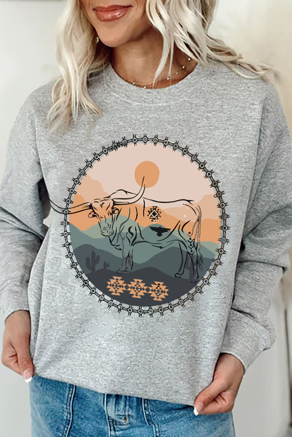 Western Fashion Bull Graphic Print Sweatshirt