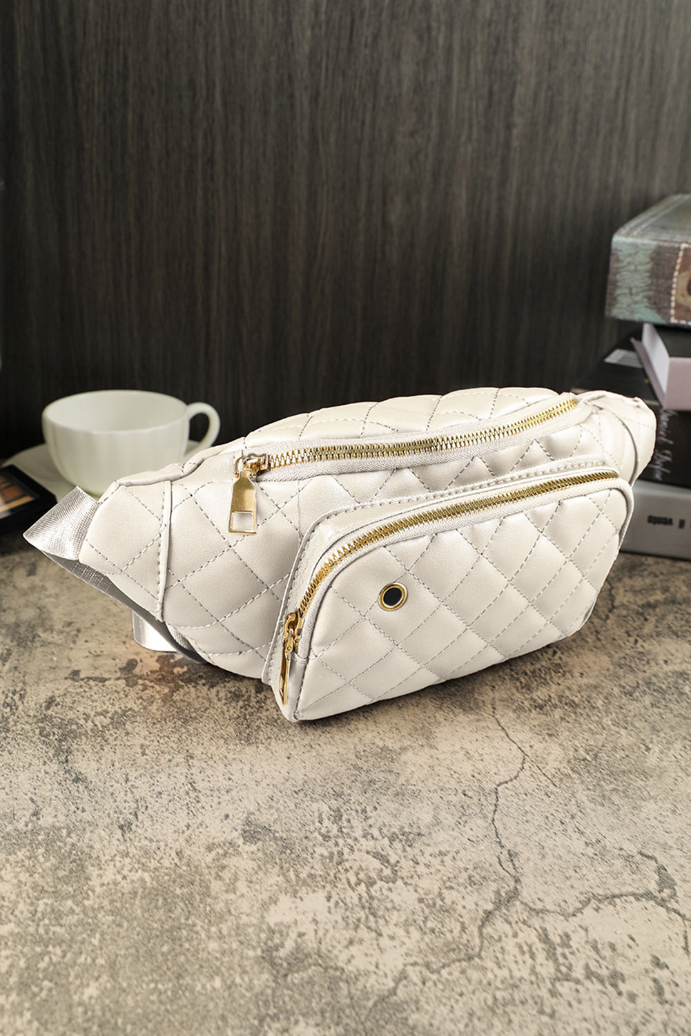 White Rhombus Pattern Simple Waist Bag